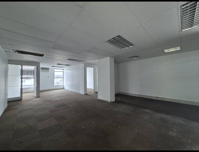315M² OFFICE TO LET IN CRAIGHALL